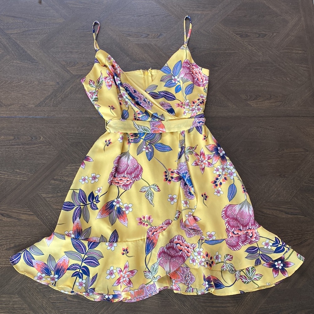 City Studio floral print ruffle hem faux wrap mini dress size 9